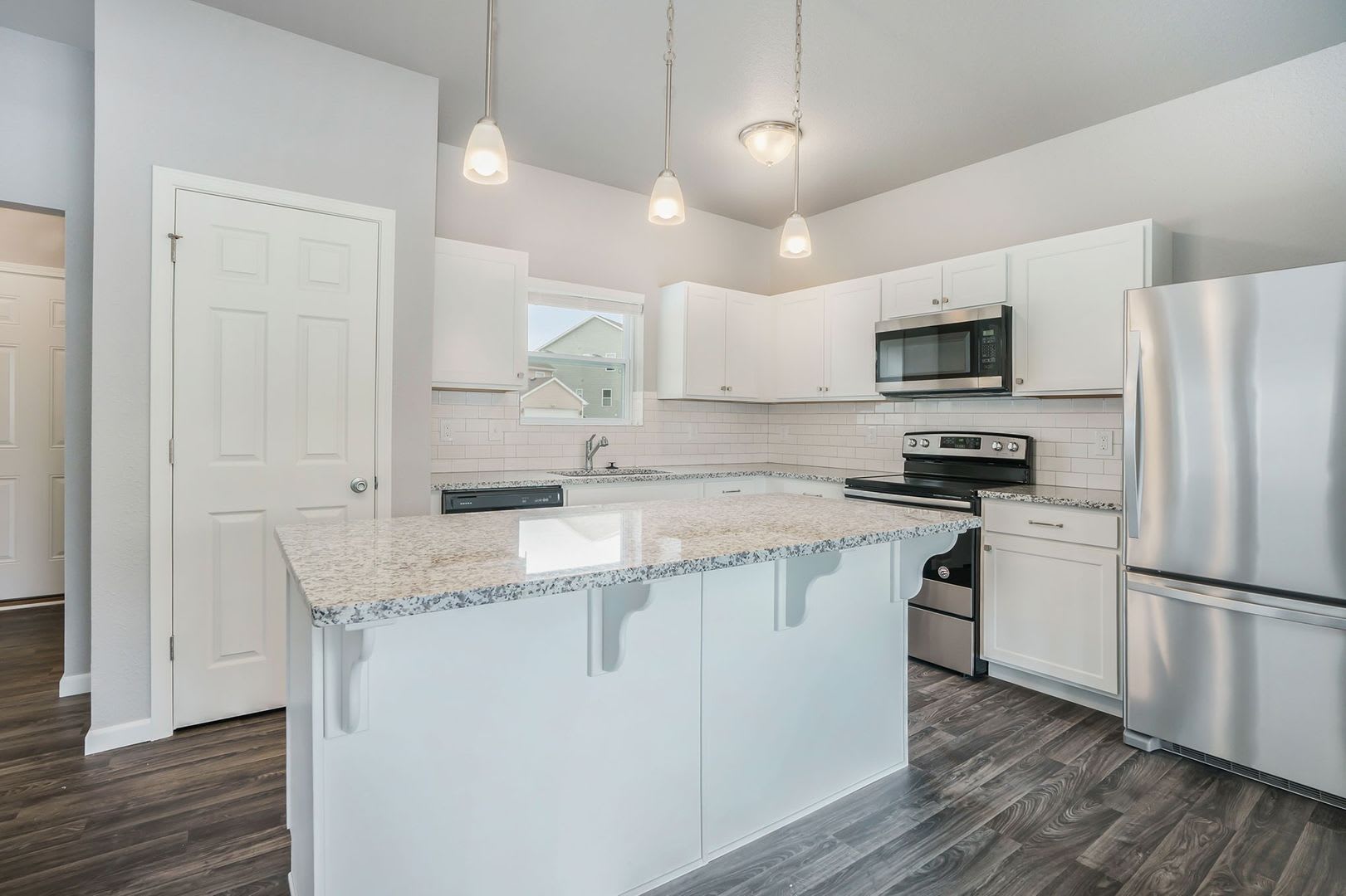 850 Winchester St – photo 5