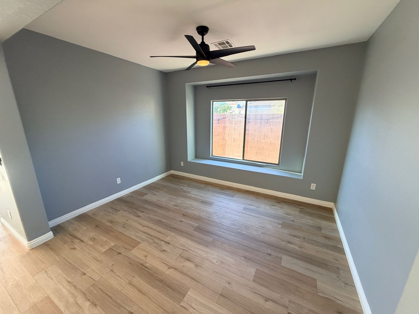 Three Bedroom Single Story in North Las Vegas! – photo 5