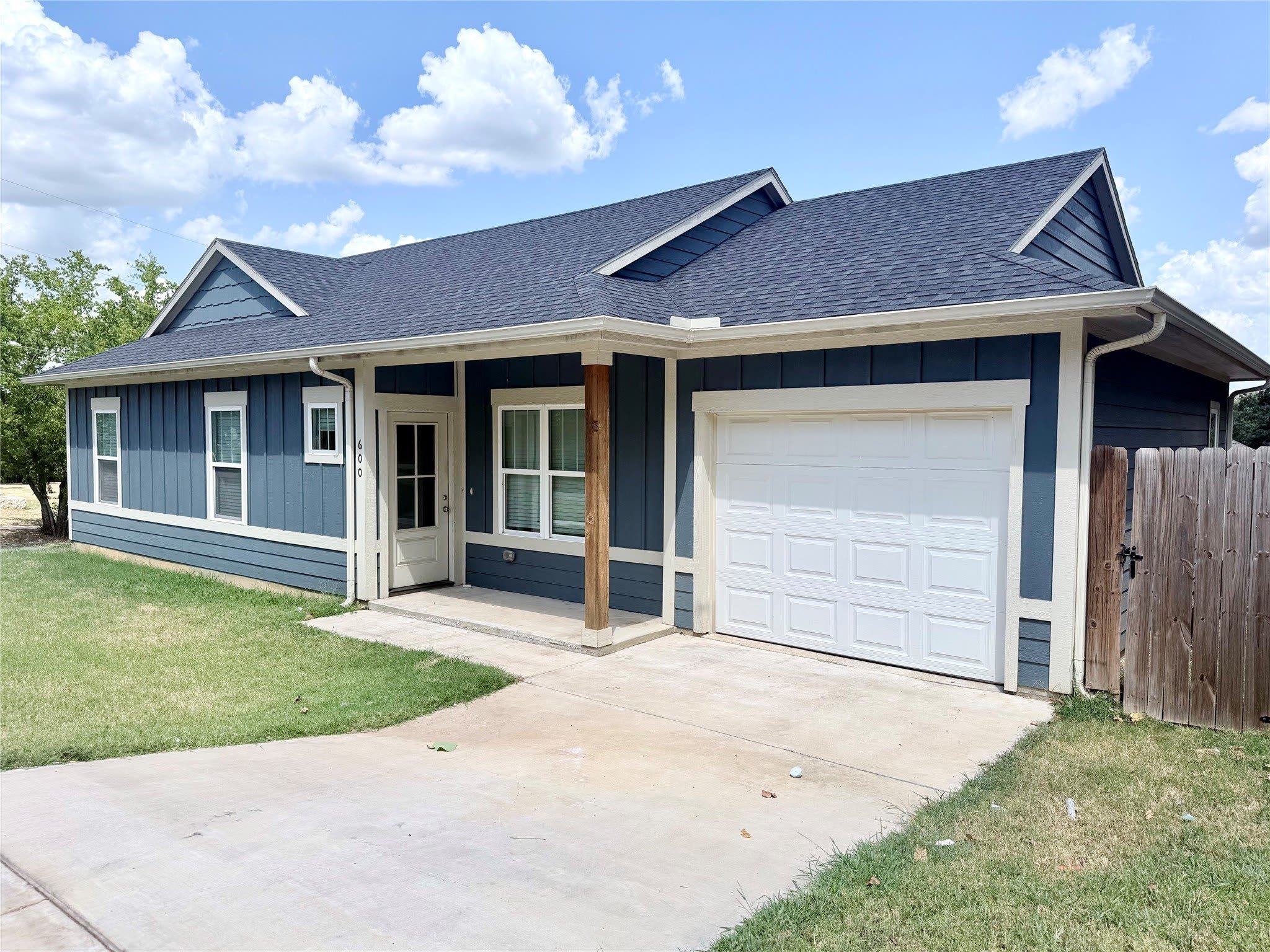 600 E Shepherd Street – photo 2