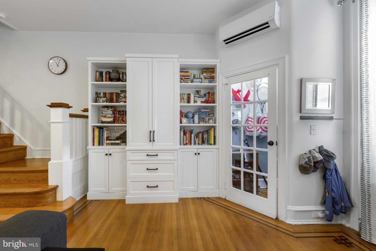 331 E THOMPSON Street – photo 2