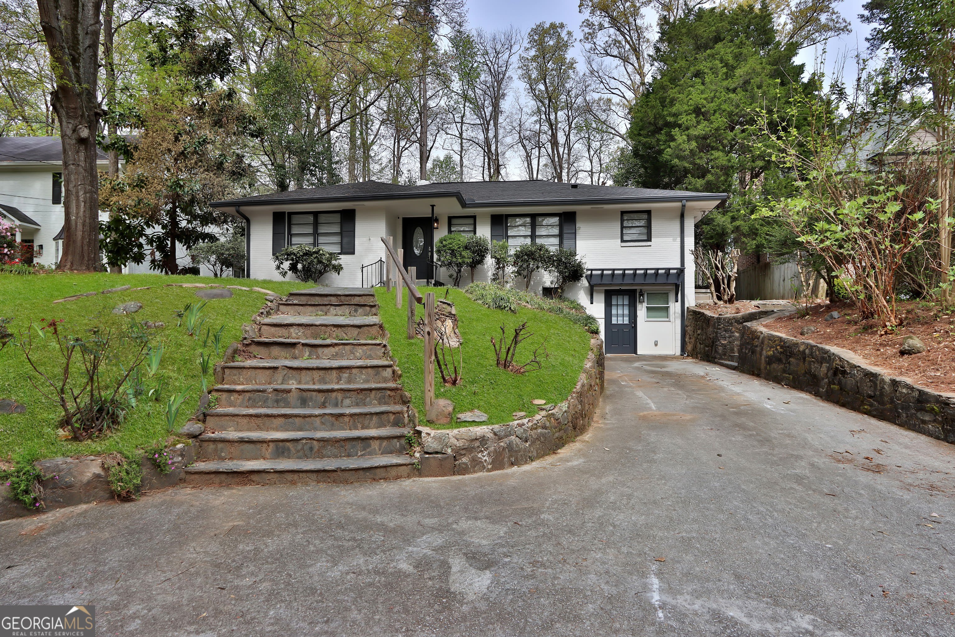 3352 Mathieson Drive NE – photo 5