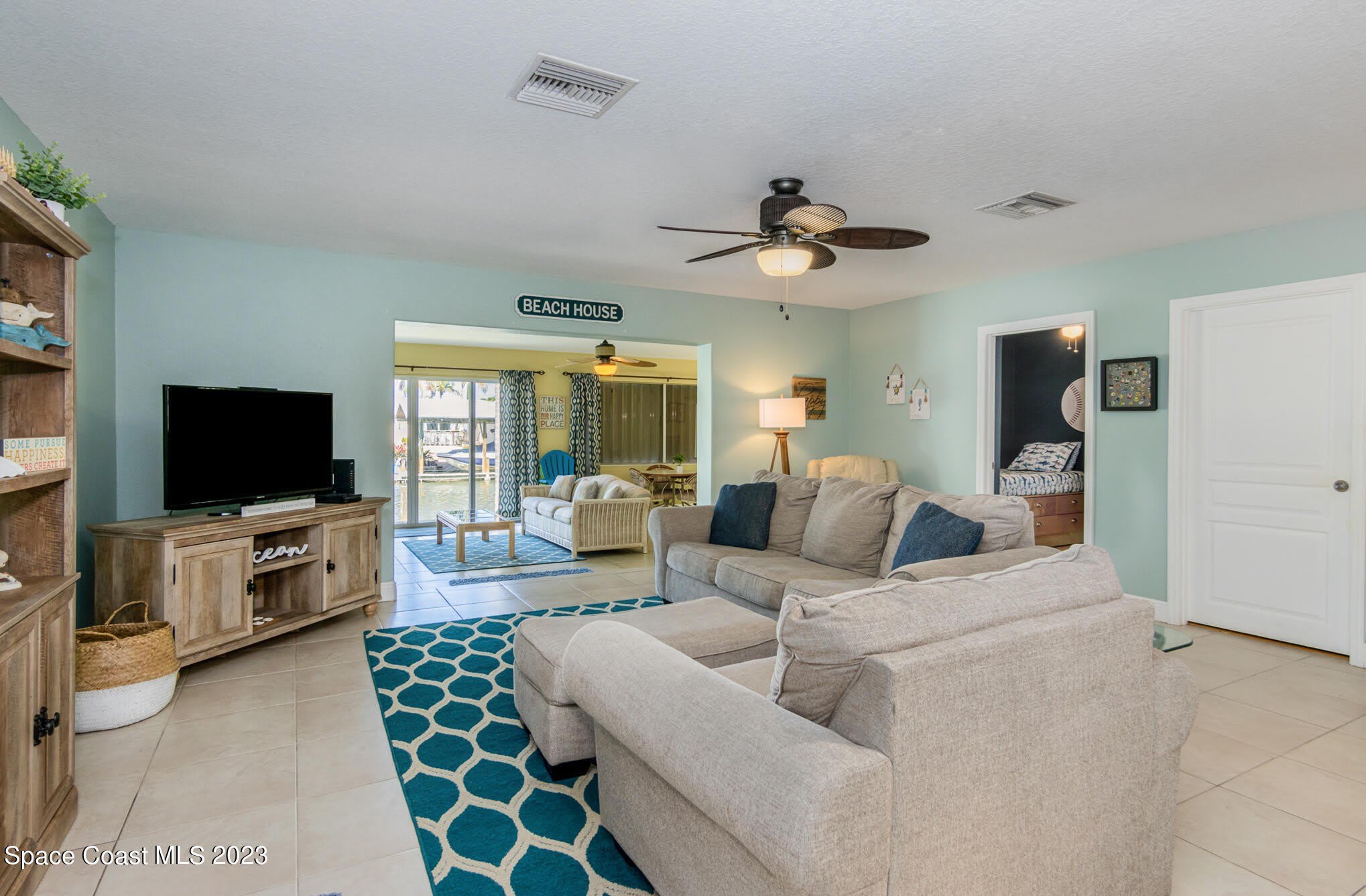 187 Jamaica Drive – photo 4