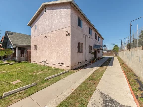 333 W 61St St Apt 3 – photo 3