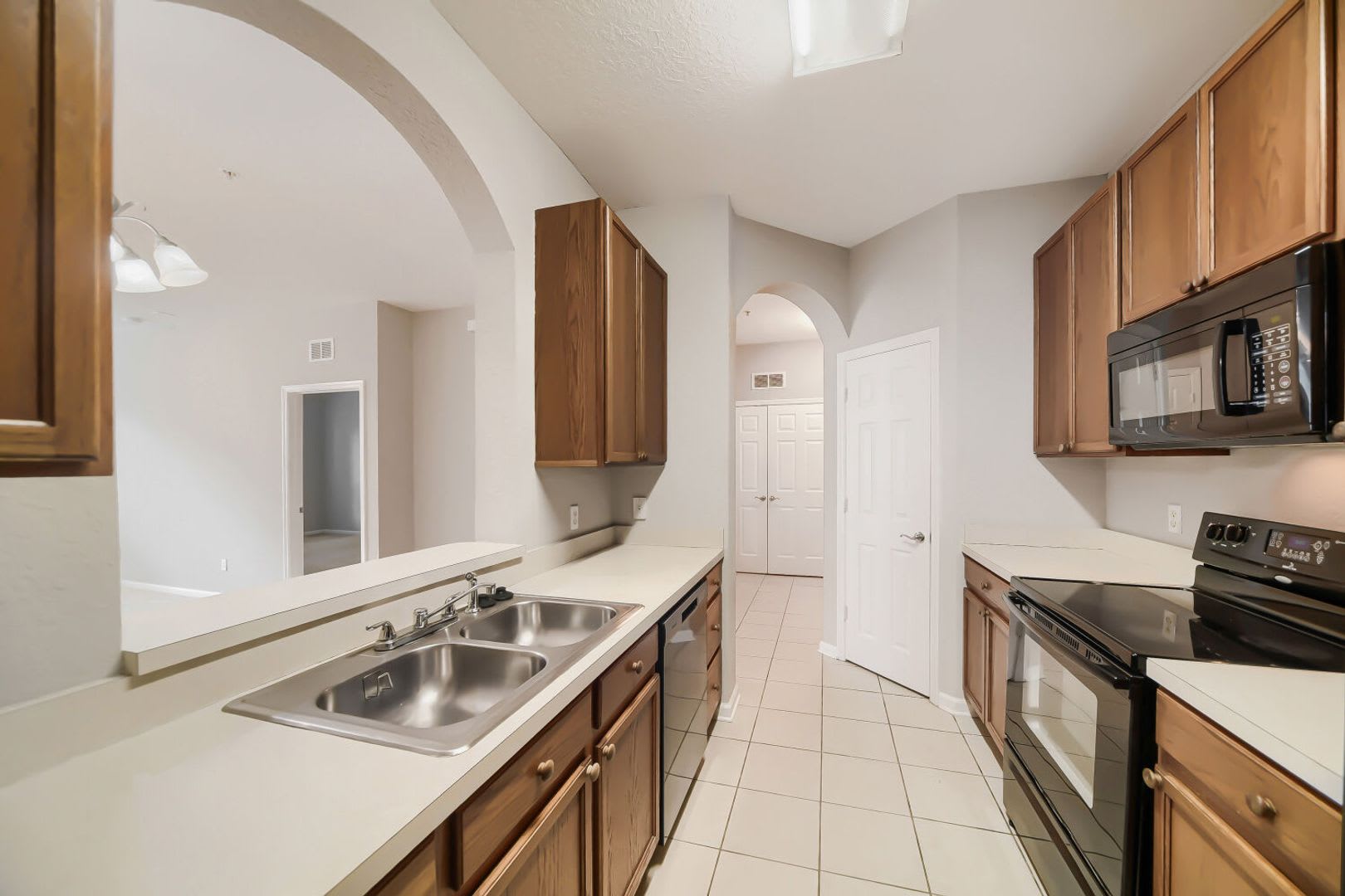 Apartment In The Metrowest Area – photo 5