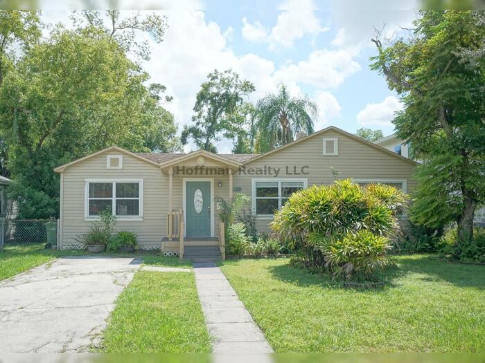 810 West Woodlawn Avenue – photo 1