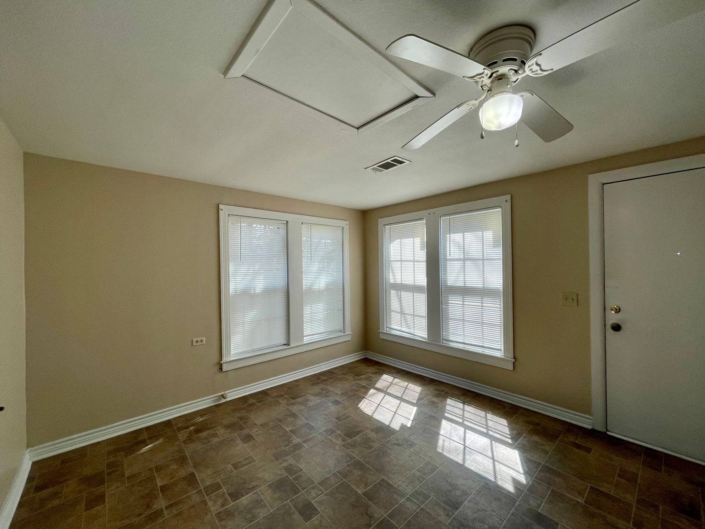 3309 Lay Avenue Groves, Texas 77619 – photo 4