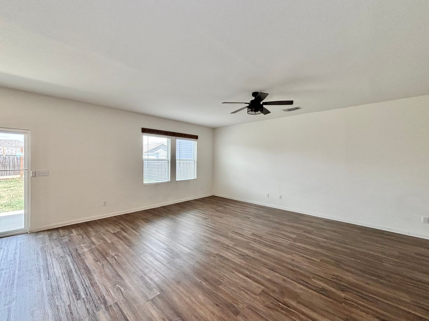 Spacious 4 Bedroom Home – photo 3