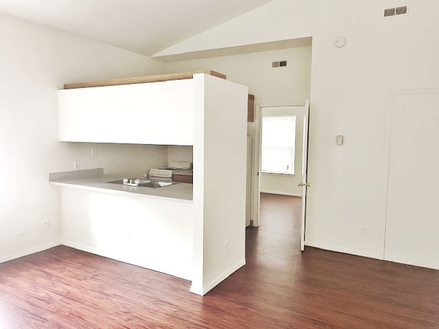 Charming 1 Bedroom, 1 Bath Apartment in Downtown Boise – photo 3