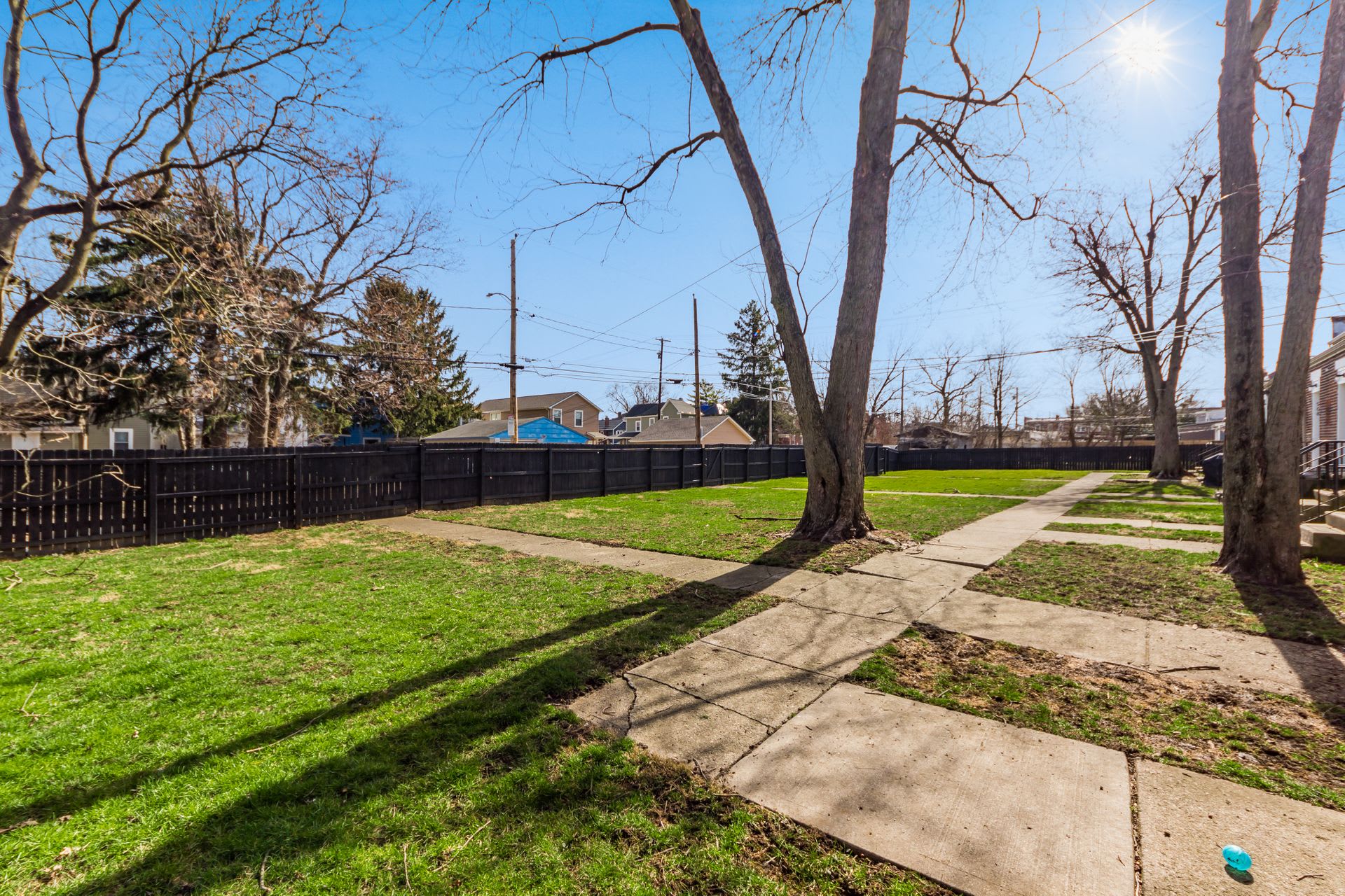 958 976 South Champion Avenue 960 – photo 2