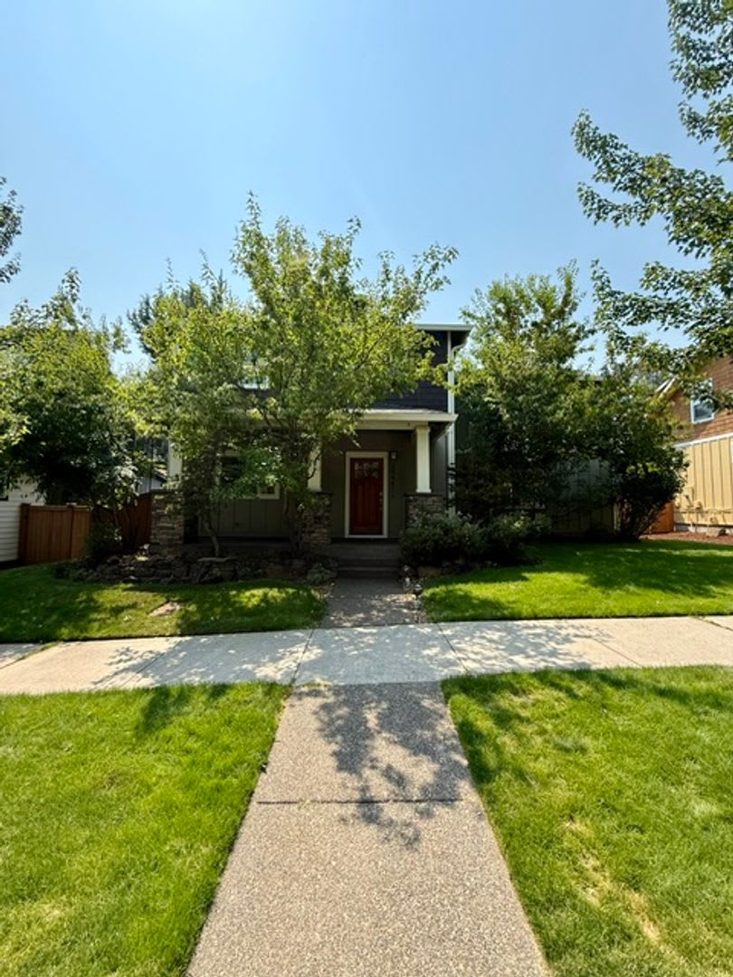 Spacious 2,232 Sq. Ft. 4 Bed, 3.5 Bath Home with Central A/C! – photo 4