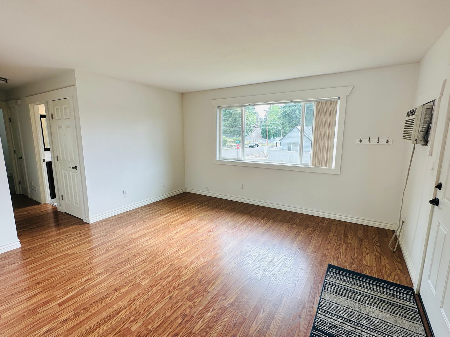 Charming & Cozy Camas Duplex – photo 2