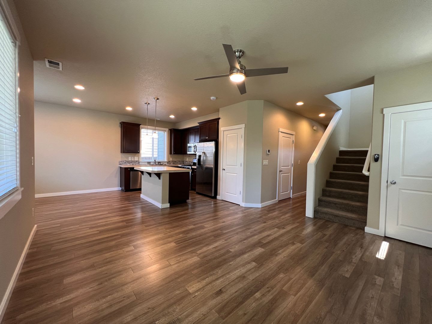 Available Now Ridgefield 2 Story In Picturesque Neighborhood – photo 3