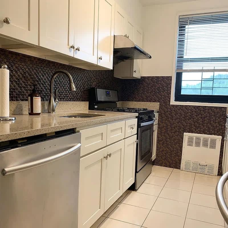 196 Morton Ave Apt G2 – photo 5