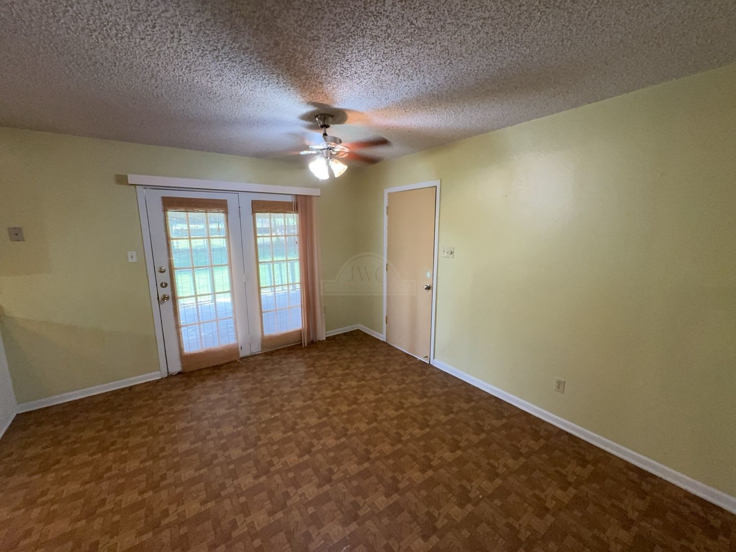 820 Michelle Dr – photo 4