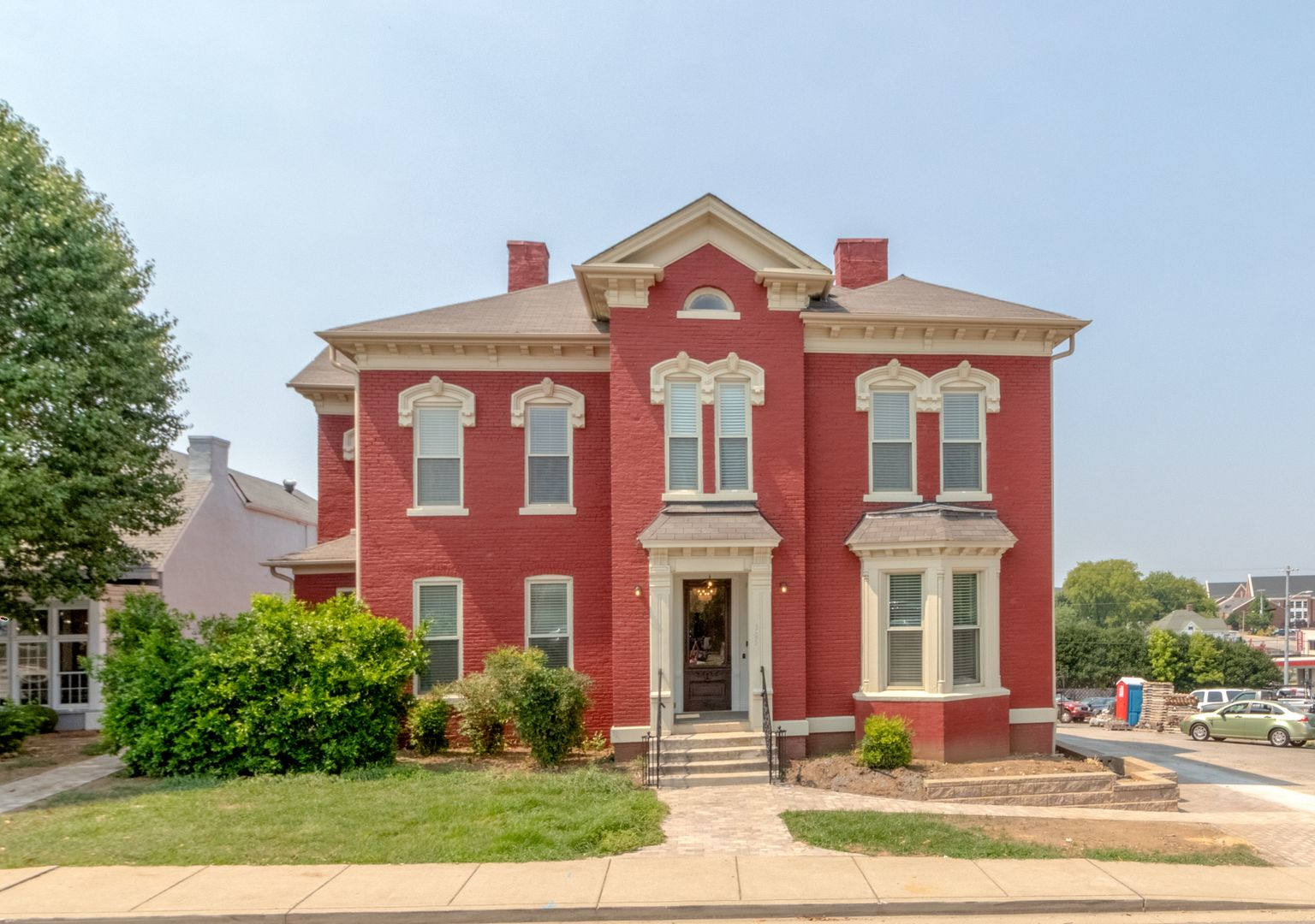 305 Main St – photo 1