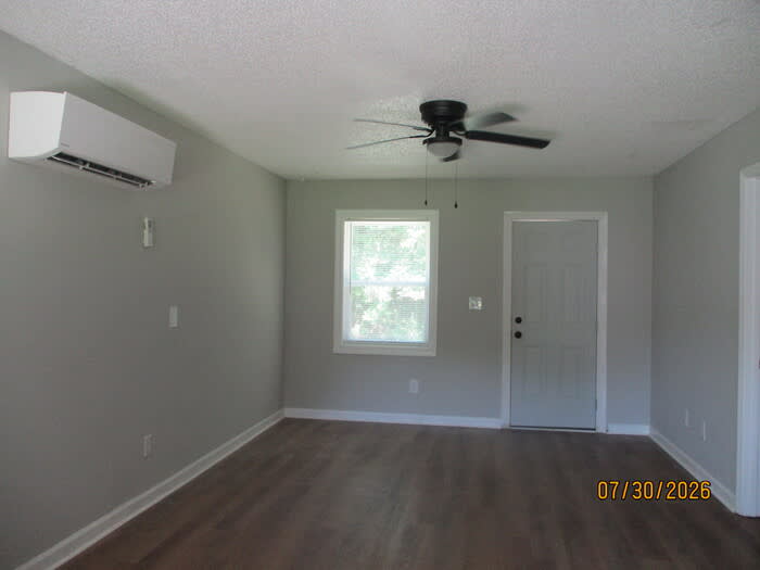 323 Oak Street – photo 2