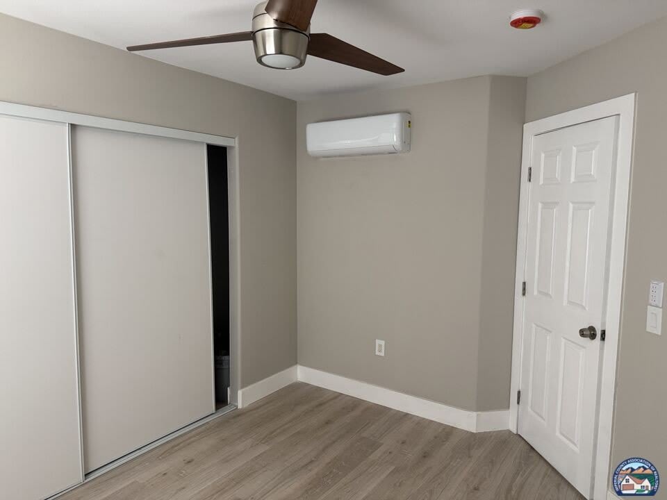 657 Vine St – photo 4