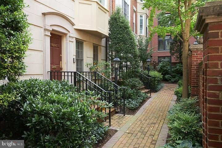 4906 MONTGOMERY Lane – photo 4