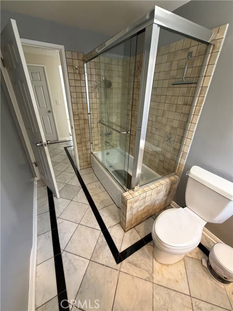 22346 Hartland Street – photo 4