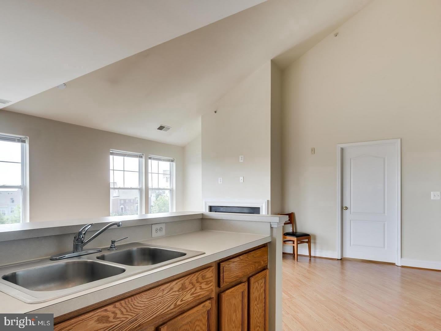 12828 Clarksburg Square Road – photo 4