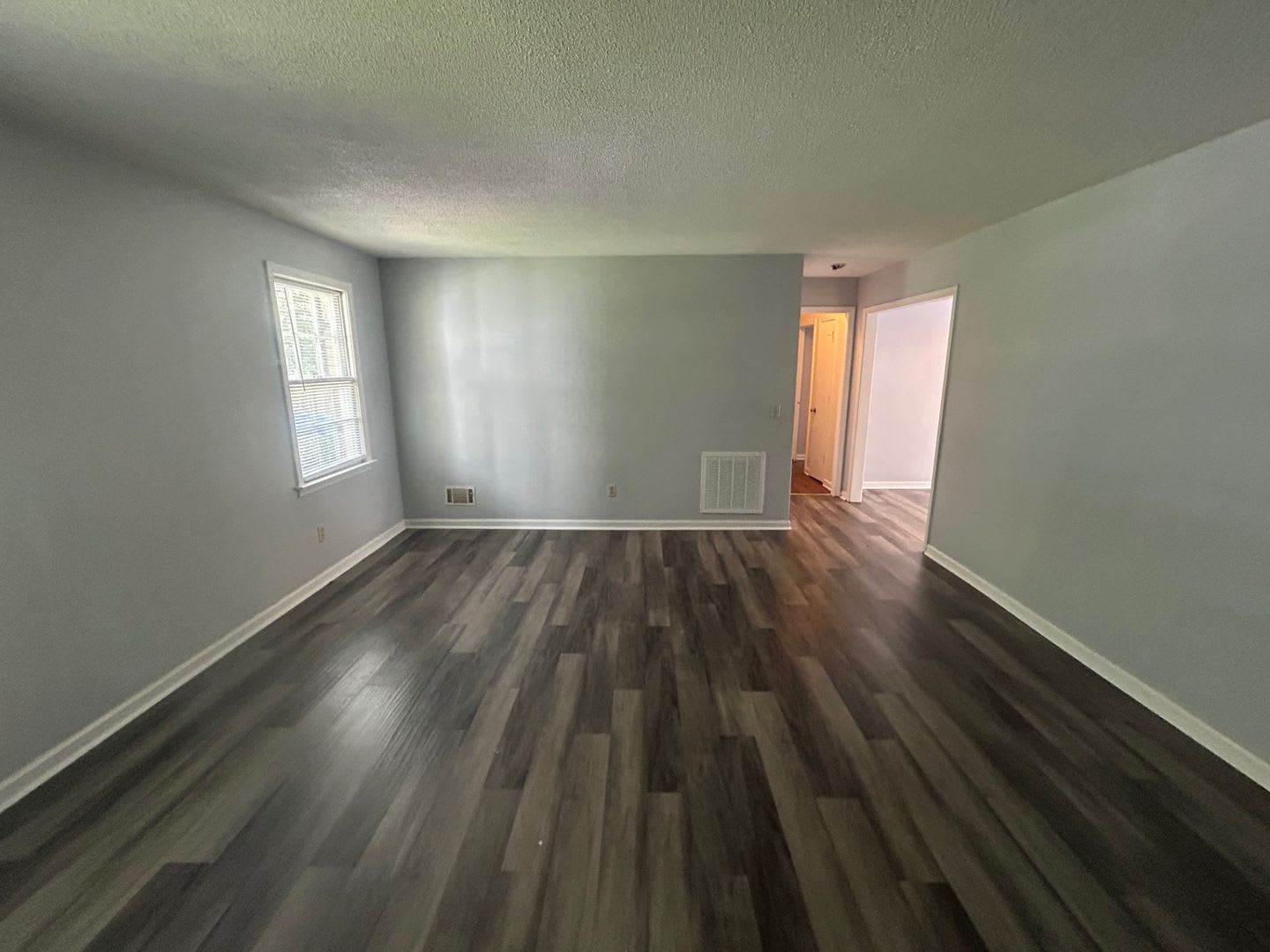 200 Move In Special For This 2 Bedroom Downstairs Unit – photo 4