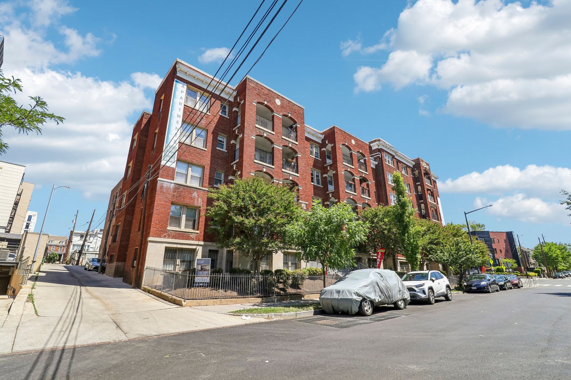New Quin Apartments – photo 2