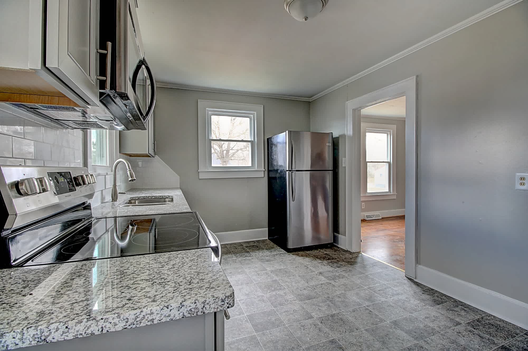 824 Hamrick St – photo 5
