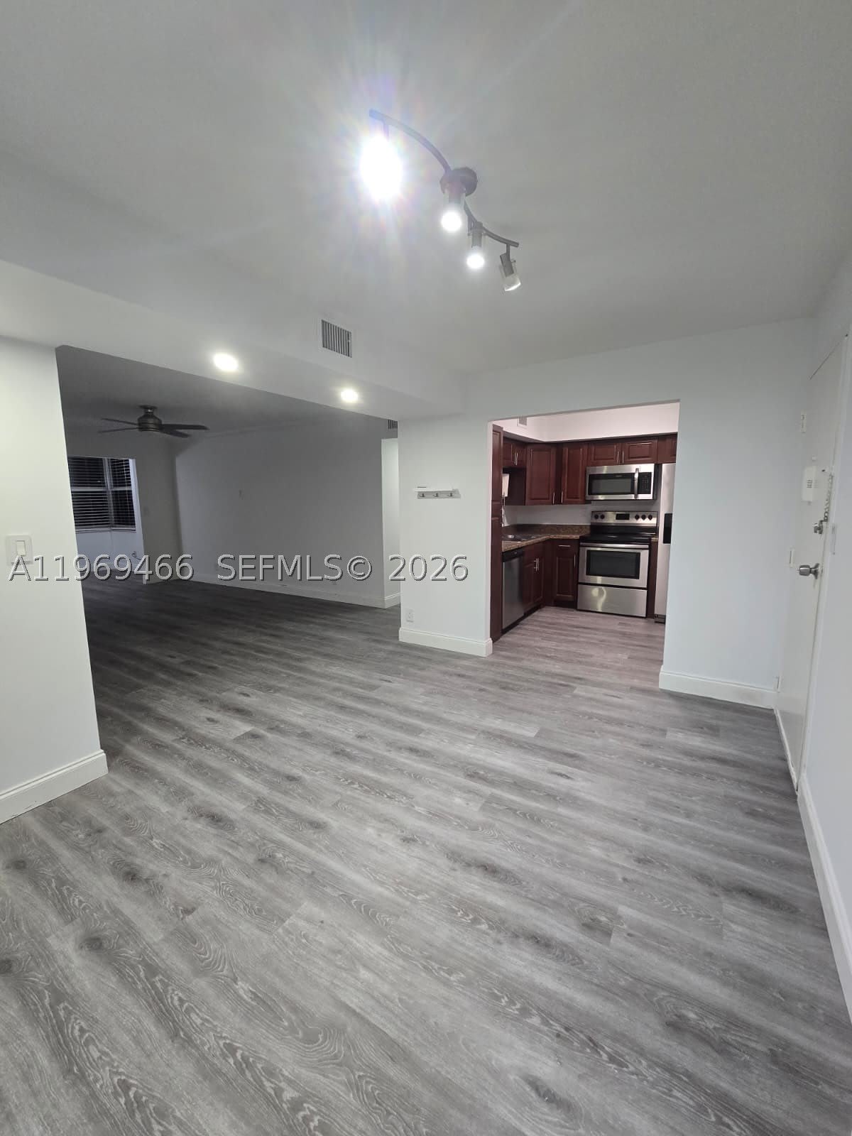 6500 Cypress Rd – photo 2
