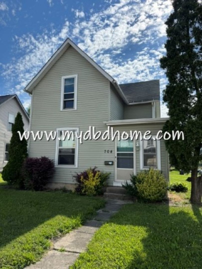 704 Davis St. – photo 1