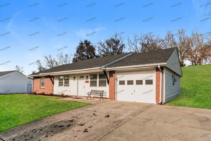 2400 Mack Road – photo 4
