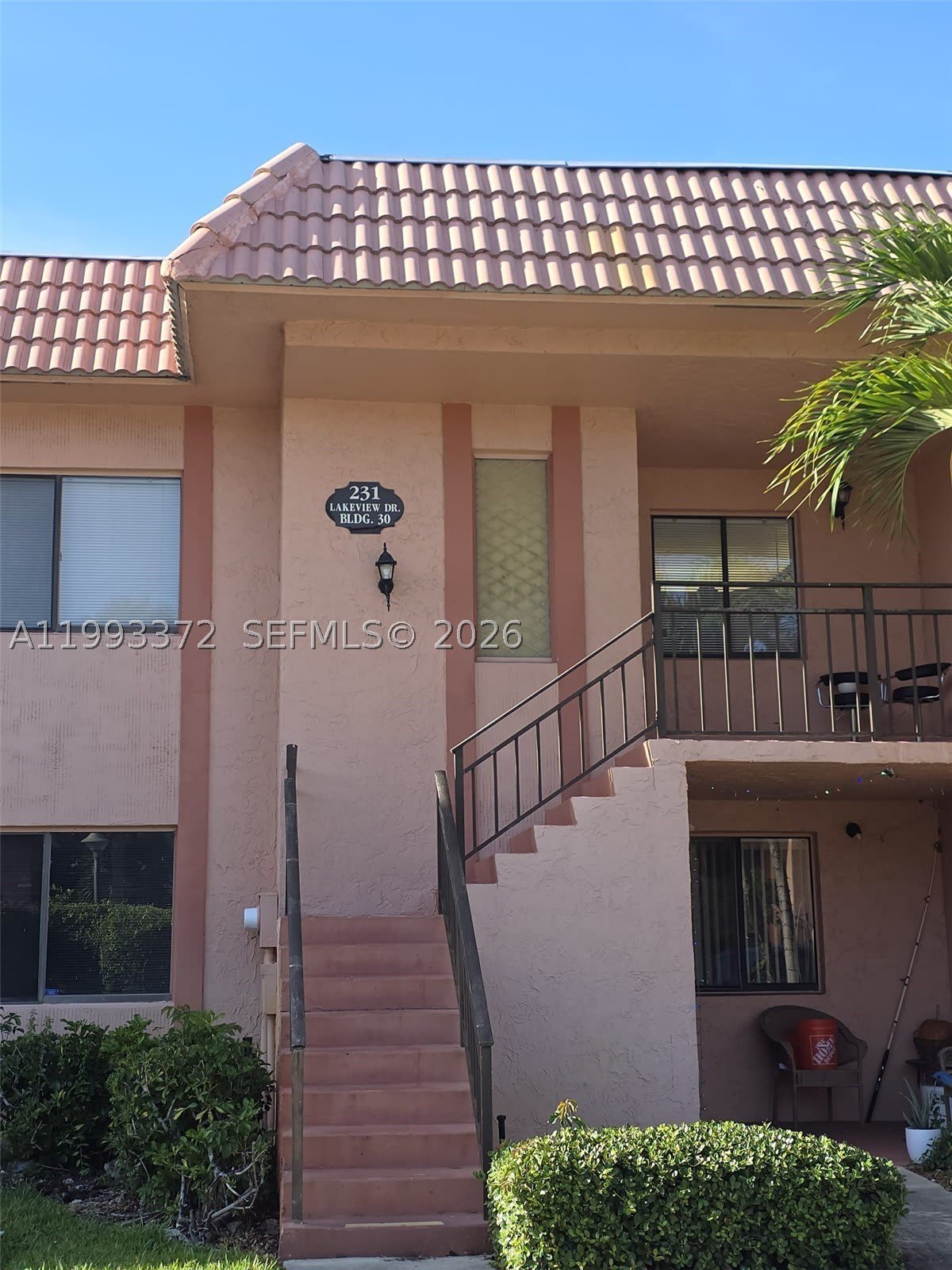 231 Lakeview Dr – photo 2