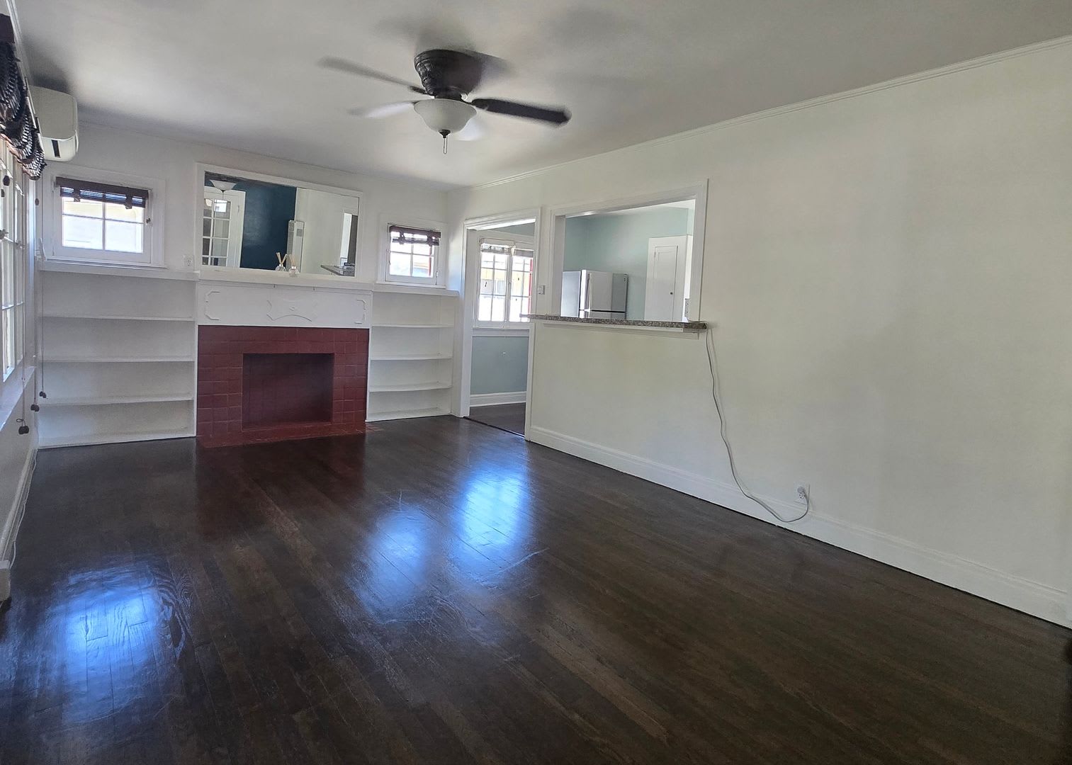 Charming Bungalow In Desirable Nw Pasadena – photo 4