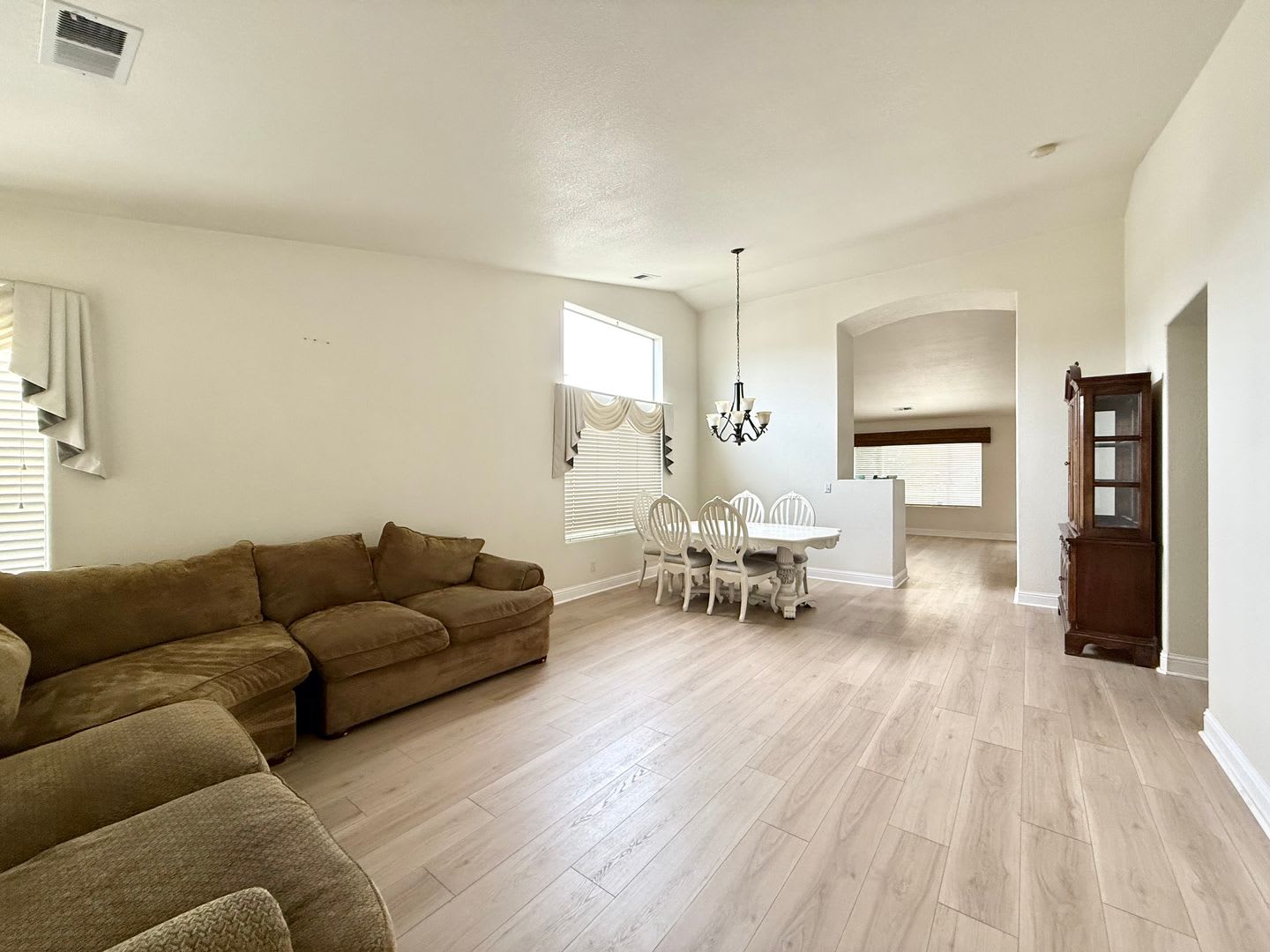 3-Bedroom Home in a Prime Location! – photo 2