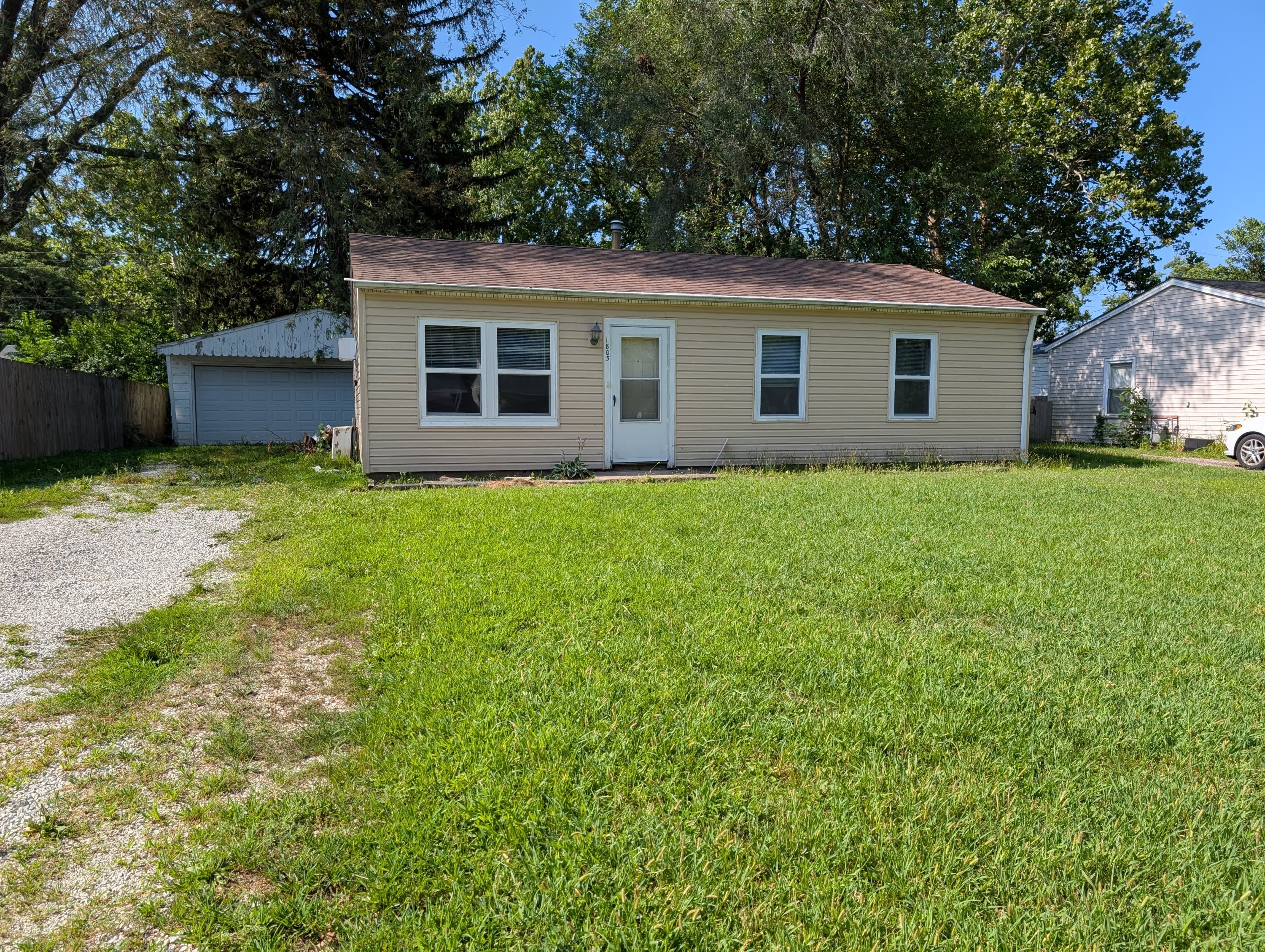 1805 Southwood Drive – photo 1