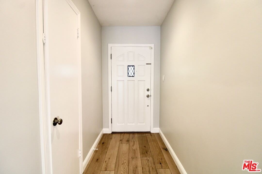 5415 Coldwater Canyon Ave – photo 2