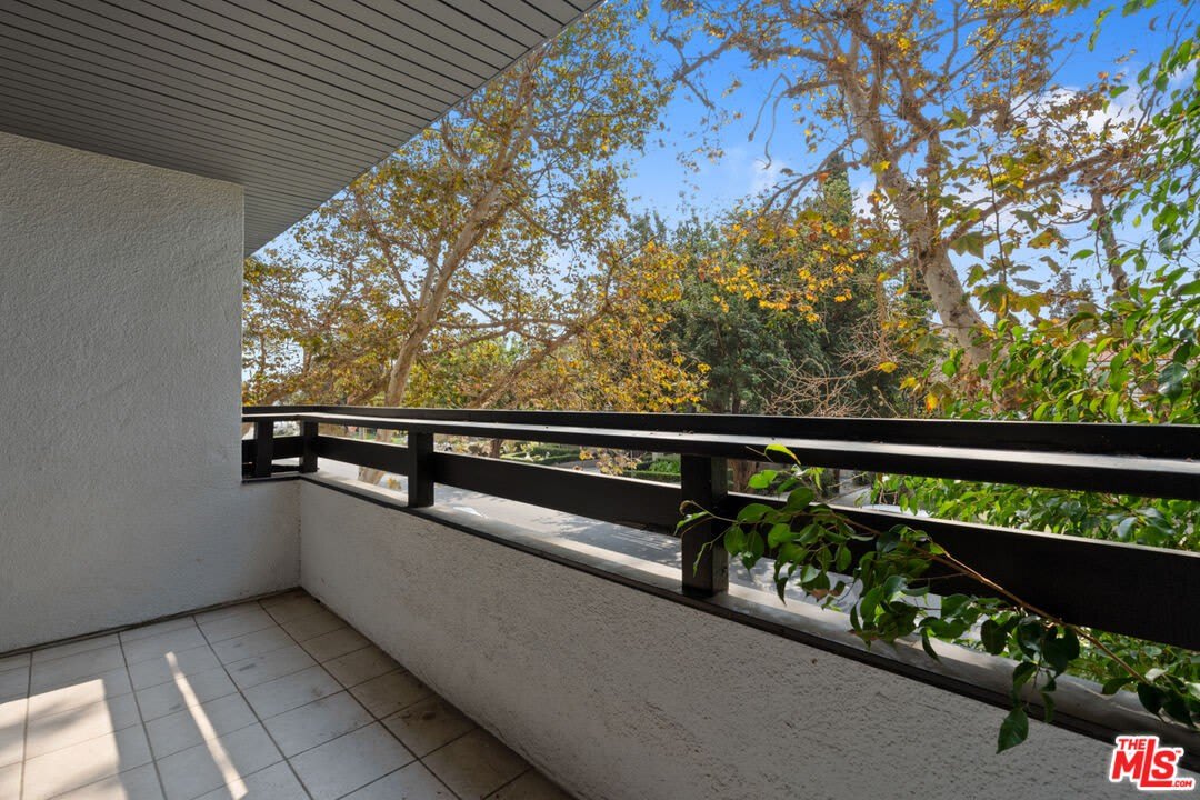1830 Westholme Ave – photo 5