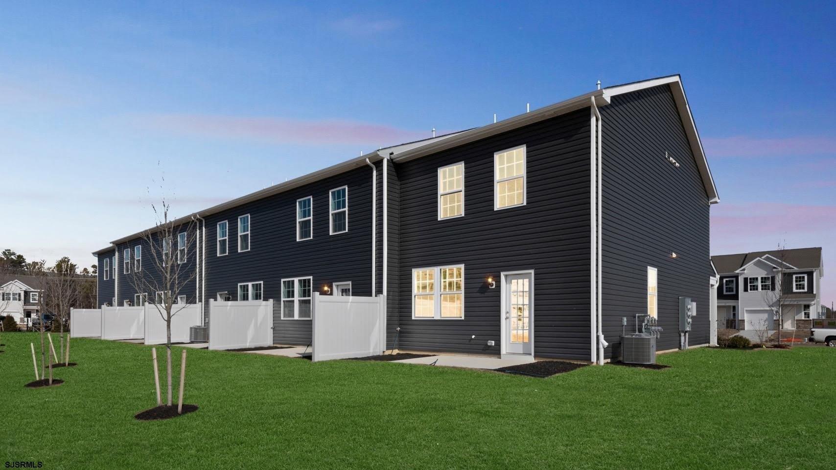 255 Hermosa Dr – photo 2