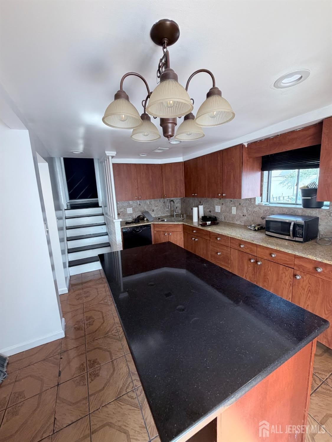 216 N Hill Rd – photo 5