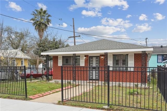 7551 OAK Street – photo 5
