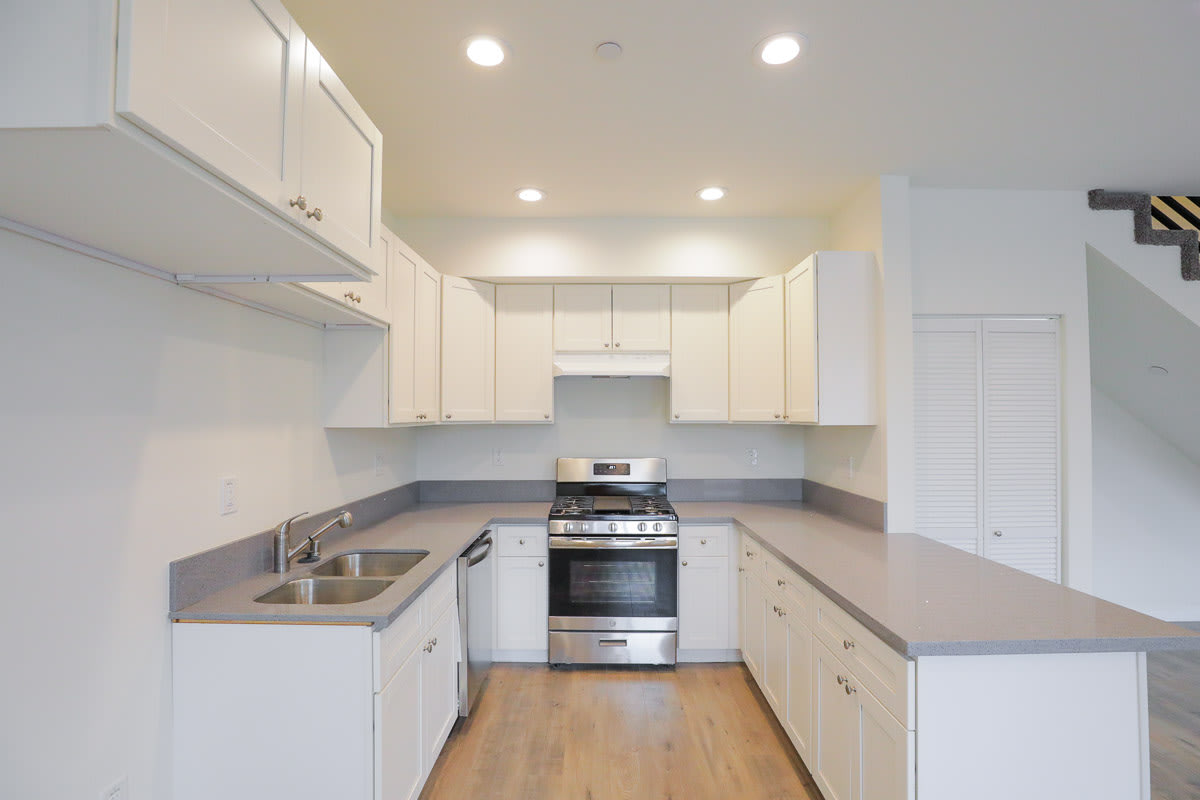 2820 South Cloverdale Avenue – photo 5