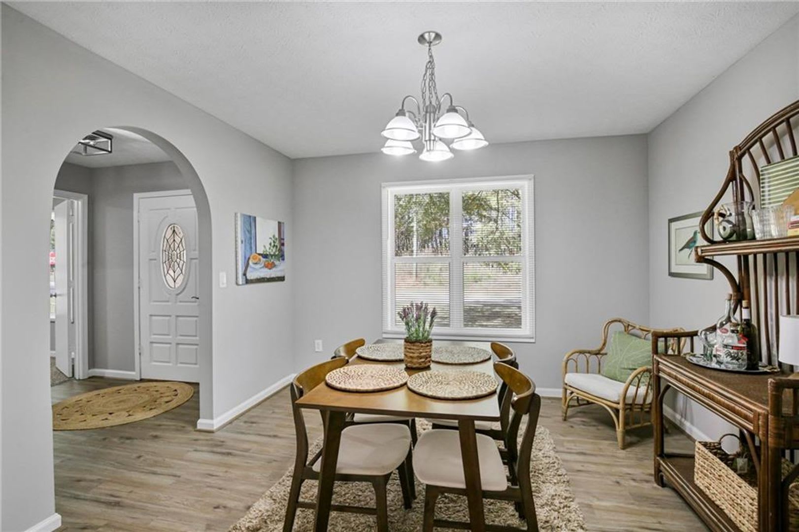 Beautifully Remodeled Home on Large Corner Lot – photo 4