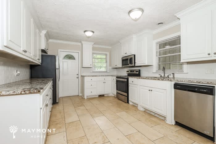 1434 Winchester Street – photo 4