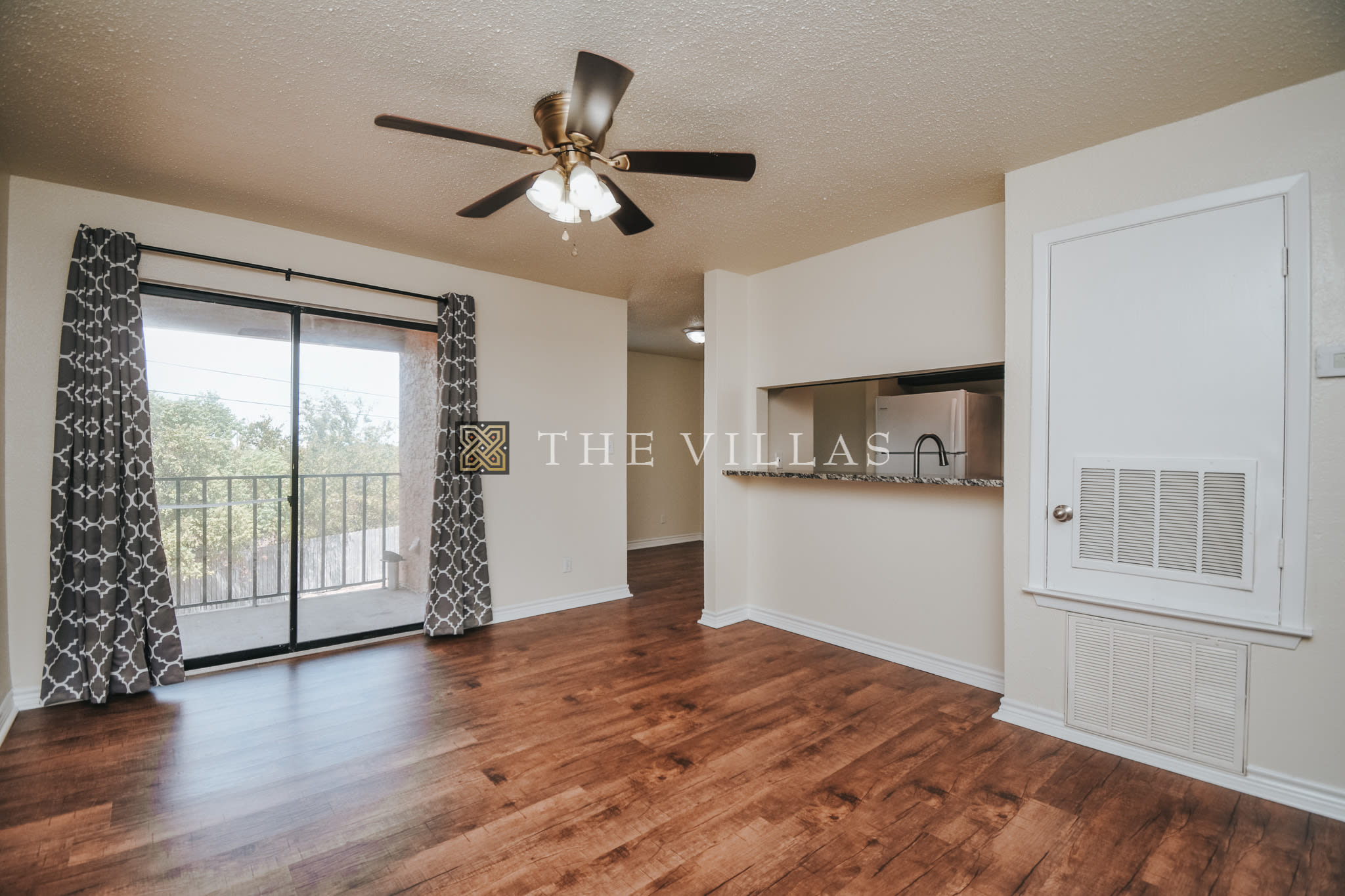 324 Costa Del Oro St – photo 2