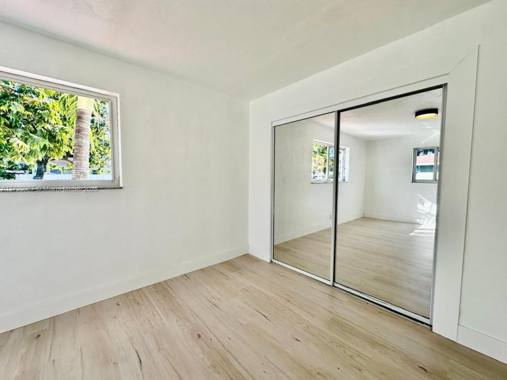 629 SW 4th St – photo 5