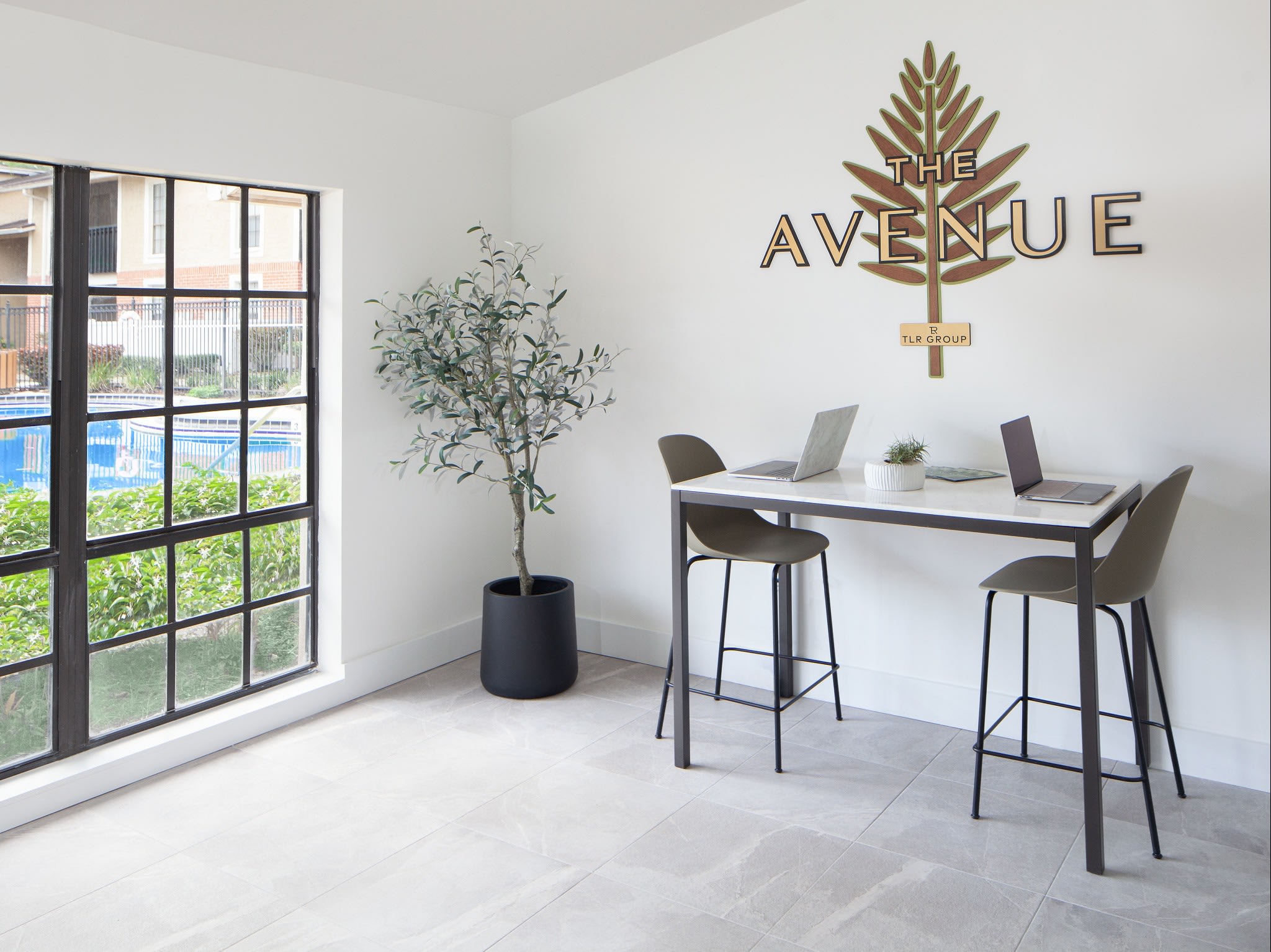 The Avenue – photo 4