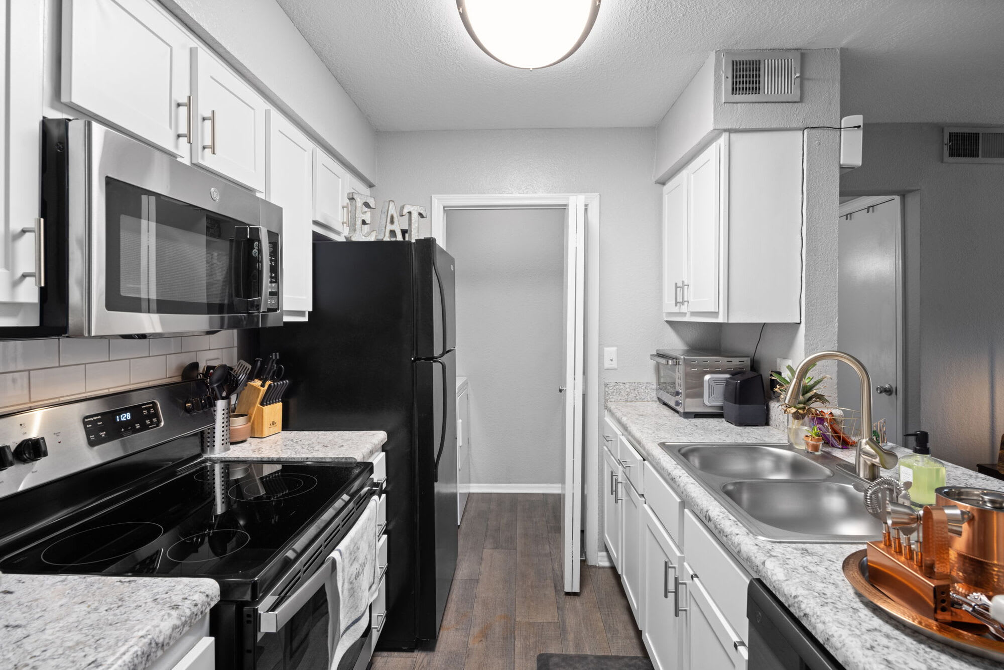 Duraleigh Woods Apartments – photo 2