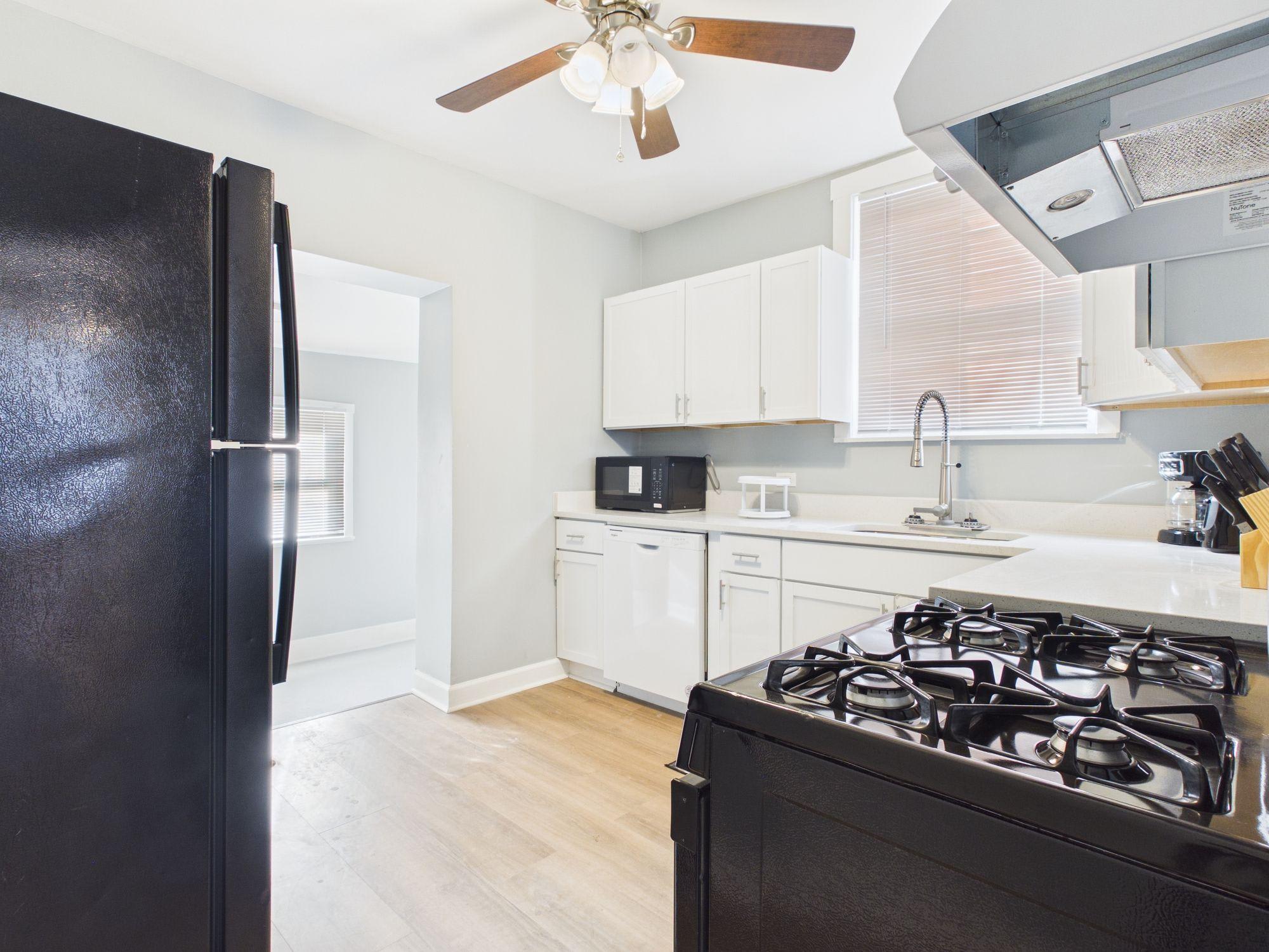 1257 Huntington Dr # UIH67YT – photo 5