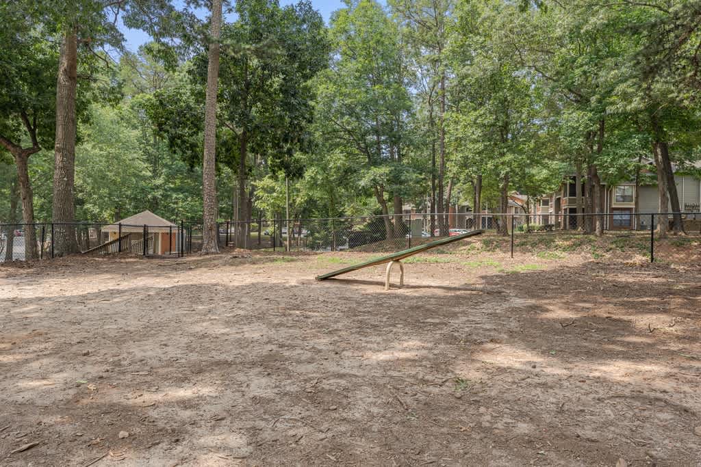 The Retreat at Lake Johnson Apartments – photo 4