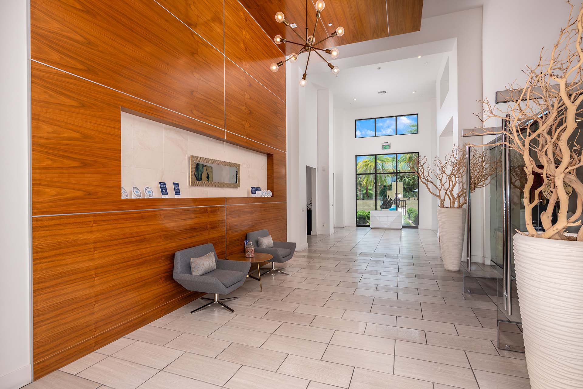 Nine 12 Gateway Apartments – photo 3