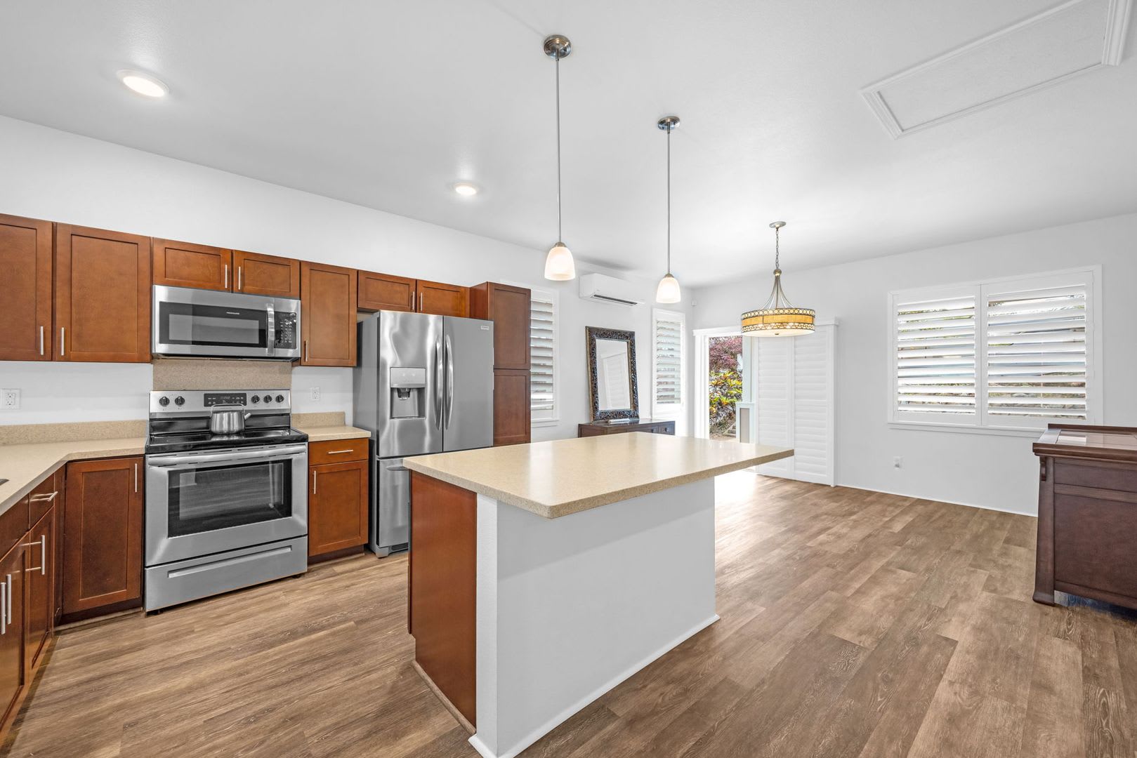 Flexible 6 Month Lease Solar Powered Wailuku Home With Ocean Views Fruit Trees Split Ac Dog Friendly – photo 4